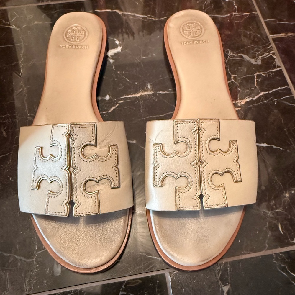Tory Burch Cream Sandals with Geometric Design